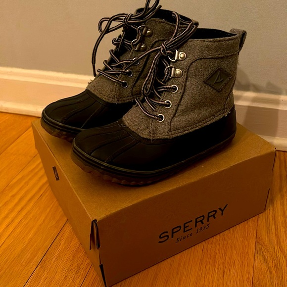 Sperry little boys duck boots, great condition! Size 11 - Picture 1 of 3